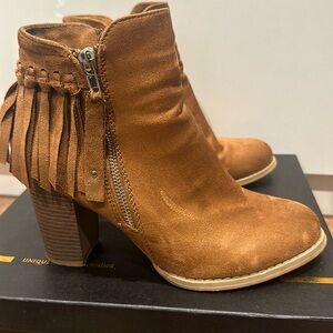 Fringe boots